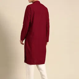 RAJUBHAI HARGOVINDAS Men Embroidered Chikankari Cotton Kurta image 4