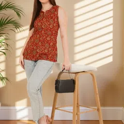 Diktmark Floral Printed Round Neck Pure Cotton Jaipuri Short Straight Kurti image 2