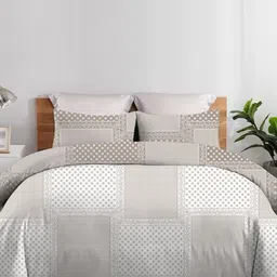 Sleeping Owls- because your sleep matters Beige & White Geometric AC Room 150 GSM Comforter image 4