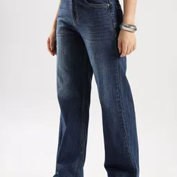 zayla Women Jean Flared High-Rise Light Fade Jeans image 2