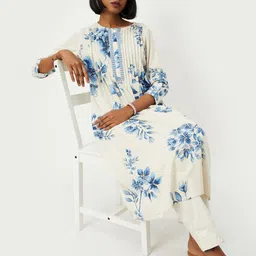 max Women Floral Printed Roll-Up Sleeves Thread Work Kurta-image-59