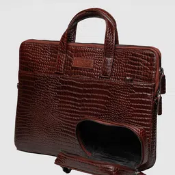 IN.HIDE Men Textured Leather Laptop Bag image 3