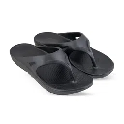 Feel alive Men Set of 4 Ultra-Comfortable Lightweight Clogs image 2