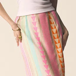 UNRUSH Geometric Printed Straight Pencil Midi Skirt image 4