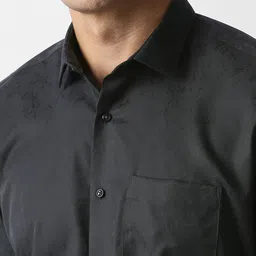 Van Heusen Spread Collar Pure Cotton Formal Shirt image 3