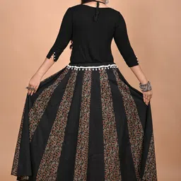 Saro Jaipur Women Printed Pure Cotton Flared Maxi Skirts image 5