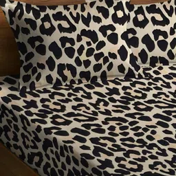 WEAVE AND DECOR Beige 300 TC King Bedsheet & 2 Pillow Cover 78" x 78" image 3