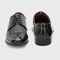 INVICTUS Men Textured Formal Derbys Formal shoes image 3