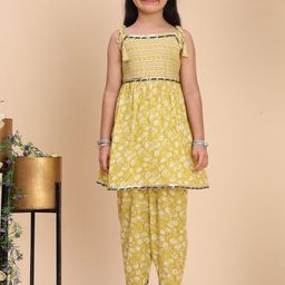 Cutiekins Girls Floral Printed Regular Gotta Patti Kurta with Dhoti Pants-picture-7