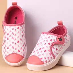 Cute Walk by Babyhug Casual Shoes With Velcro Closure Heart Print - Light Pink-picture-18