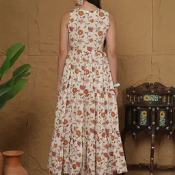 GLAM ROOTS Women Floral Printed Daily Cotton Anarkali Kurta image 4