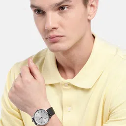 Timex Men Brass Dial & Leather Straps Analogue Watch TWTG80SMU19 image 4