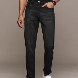 The Roadster Lifestyle Co. Men Slim Tapered Fit Light Fade Jeans-image-15