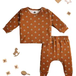 The Mom Store White Cotton Printed Baby Pajama Set-picture-27