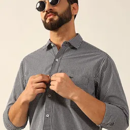 ENSPYR Men Black Cotton Checked Spread Collar Regular Fit Casual Shirts image 3