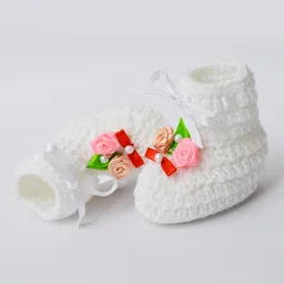 Love Crochet Art Floral Applique Detailed Pearl Embellished Booties With Mittens Set - White & Red image 5
