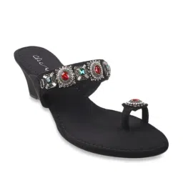 Cheemo Women's Black Toe Ring Wedges-image-28