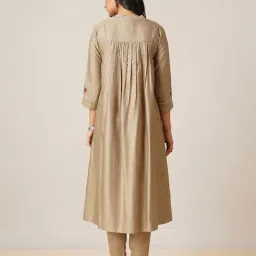Jaypore Beige Hand Embroidery Regular Fit Kurta image 2