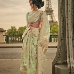 Saree Mall Green Woven Saree With Unstitched Blouse-image-31