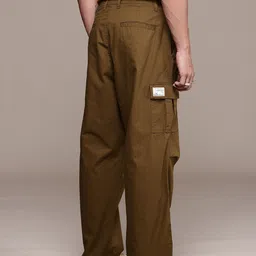 The Roadster Life Co. Men Baggy Fit Pleated Cargo Trousers image 4