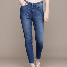 MANGO Women Skinny Fit Light Fade Stretchable Jeans-picture-23
