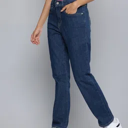 Levis Women 724 Slim Straight Fit High-Rise Light Fade Stretchable Jeans-picture-39