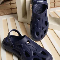 The Roadster Lifestyle Co Men Self Design Rubber Clogs-picture-15