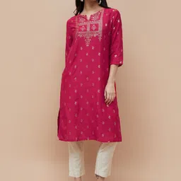 Melange by Lifestyle Geometric Embroidered Notch Neck Thread Work Straight Kurta image 3