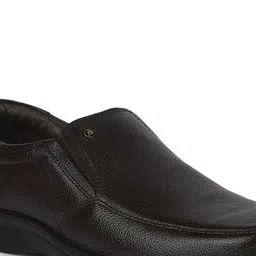 Bata Men Textured Casual Slip-Ons image 5