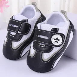 Cute Walk by Babyhug Colour Blocked Velcro Closure Booties - Black-picture-19
