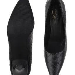 Shoetopia Embossed Diamond Pattern Classic Pumps - Black image 5