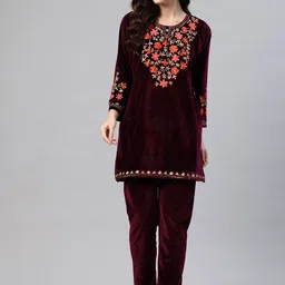 SWI Stylish Floral Thread Work Velvet Finish Kashmiri Co-ords-image-74