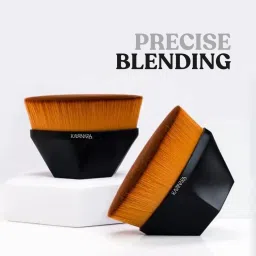 Kayanara Flat Large Kabuki Black Foundation Brush image 2