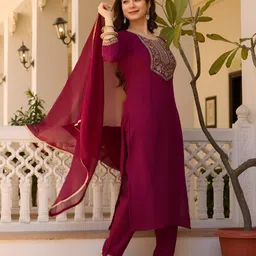 Happy Design Women Ethnic Motifs Embroidered Kurta with Trousers & Dupatta image 5