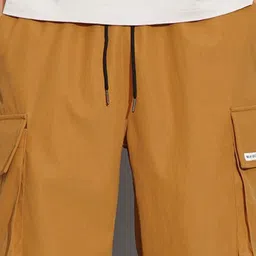 KPOP Men Mid-Rise Regular Fit Shorts image 2