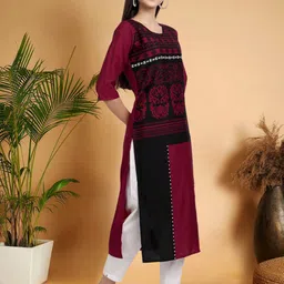 7Threads Selection Of 4 Floral Printed Round Neck Straight Kurtas image 3