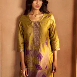 DRESOUL Women Regular Kurta with Trousers & With Dupatta image 3