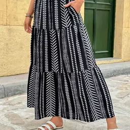 all about you Women Geometric Printed Tiered Maxi Skirt image 2
