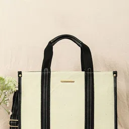 Bagsy Malone Structured Handheld Bag with Applique-picture-10