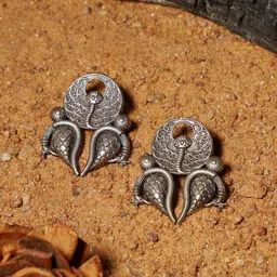 VENI Contemporary Studs Earrings-picture-29