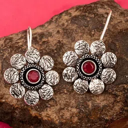 Crunchy Fashion Silver-Plated Floral Stud Earrings-picture-22