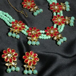 KARATCART Gold-Plated Lime Green & Red Kundan-Studded Beaded Handcrafted Jewellery Set-image-77