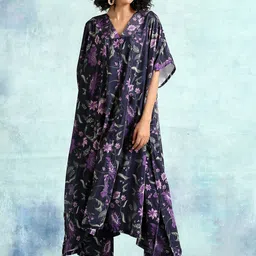 trueBrowns Women Black Floral Printed Flared Sleeves Velvet Kaftan Kurta-picture-26