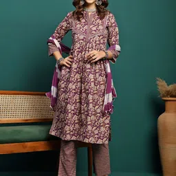 Sangria Floral Printed Pure Cotton Mandarin Collar Straight Kurta With Trousers & Dupatta-picture-36