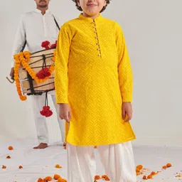 pspeaches Boys Ethnic Motifs Embroidered Regular Thread Work Kurta with Pyjamas image 1