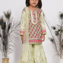 Little Bansi Girls Green Floral Pure Cotton Kurta with Sharara & With Dupatta-picture-56