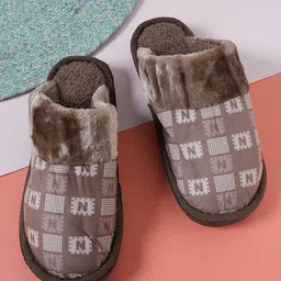 SAPATOS Men Self Design Room Slippers image 1