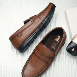 Hitz Men Textured Leather Slip-On Sneakers-picture-12