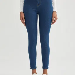 DeFacto Women Mid-Rise Cropped Stretchable Trousers-picture-23