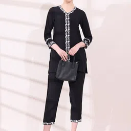 Anouk Black Floral Embroidered Regular Thread Work Kurti with Trousers-picture-18